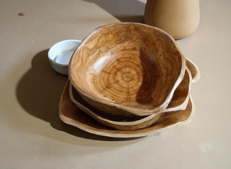 Natural Edge Acacia Bowl Growth Ring Detail